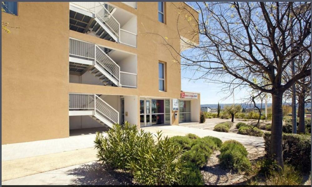 Apparthotel Sejours & Affaires Маноск Экстерьер фото