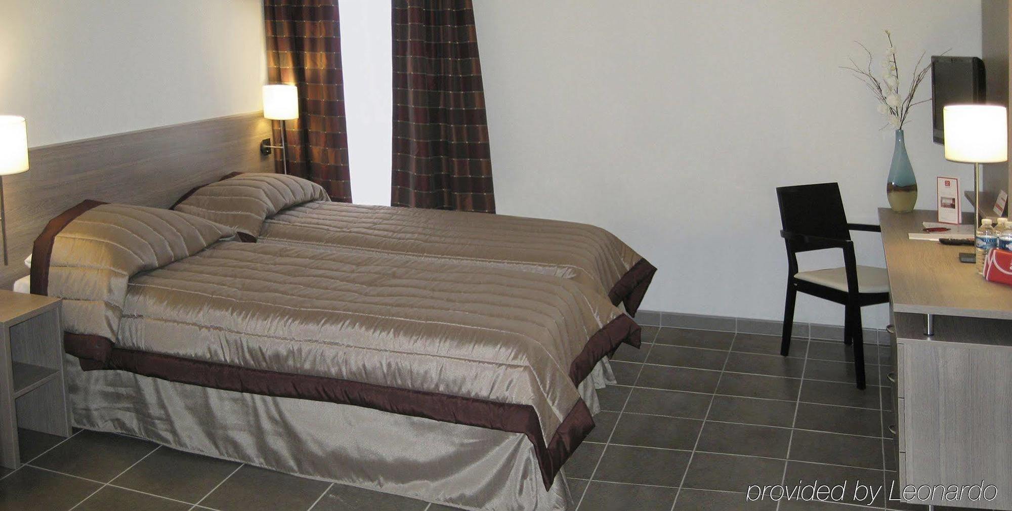 Apparthotel Sejours & Affaires Маноск Номер фото