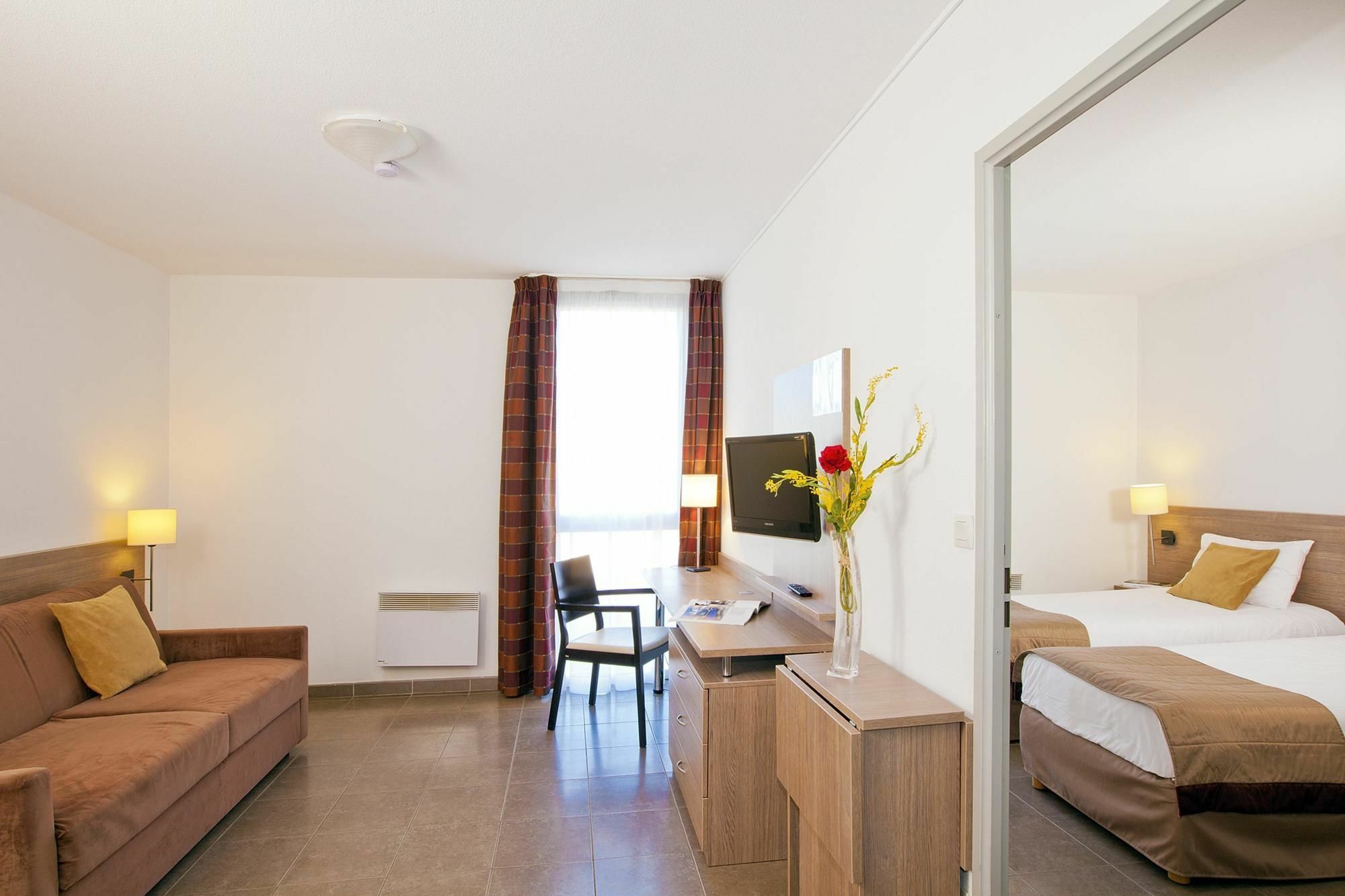 Apparthotel Sejours & Affaires Маноск Экстерьер фото